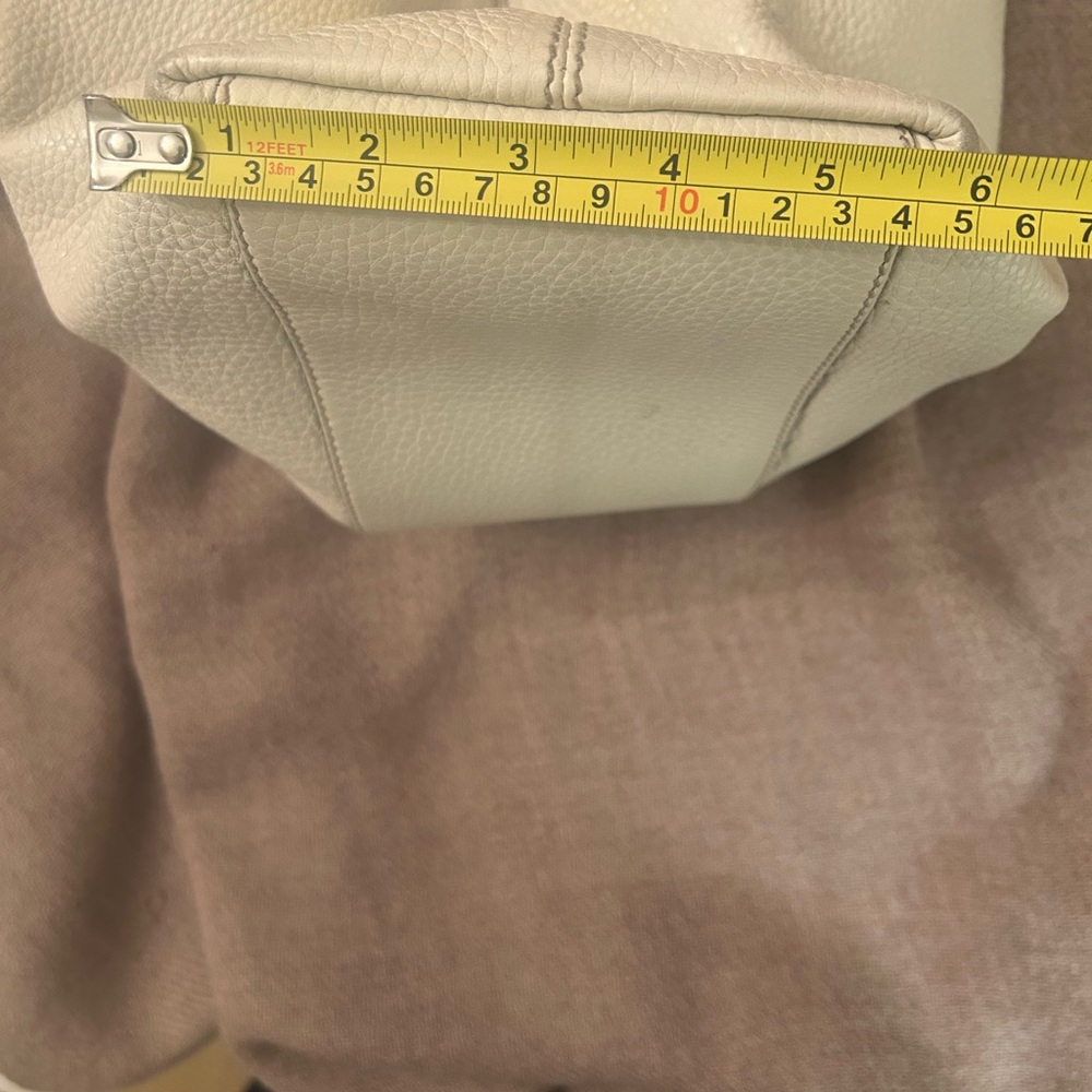 Gucci Soho Leather GG Logo Bag with Gold-Tone Chain Straps - Picture 16 of 16